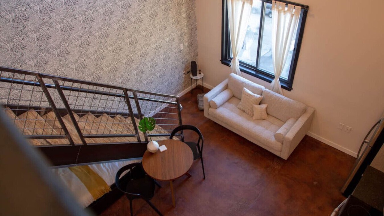 Photo of Livingroom in Center City