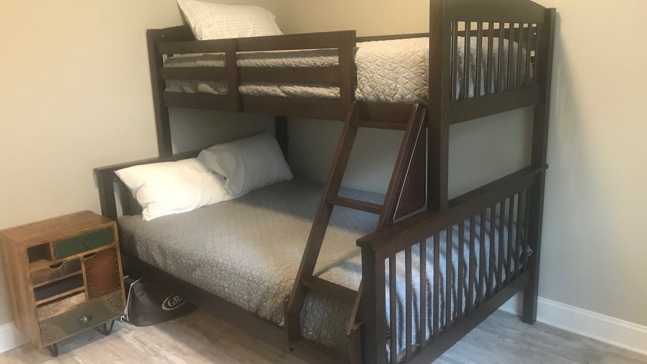 Photo of Bedroom in Hendersonville