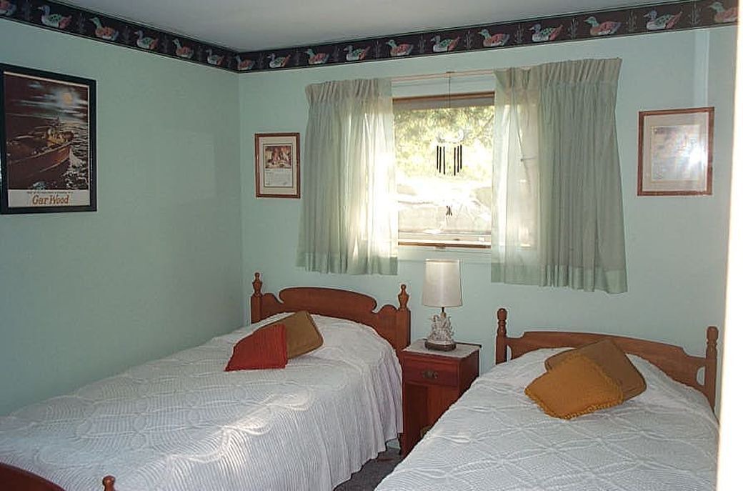Photo of Bedroom in Redwood