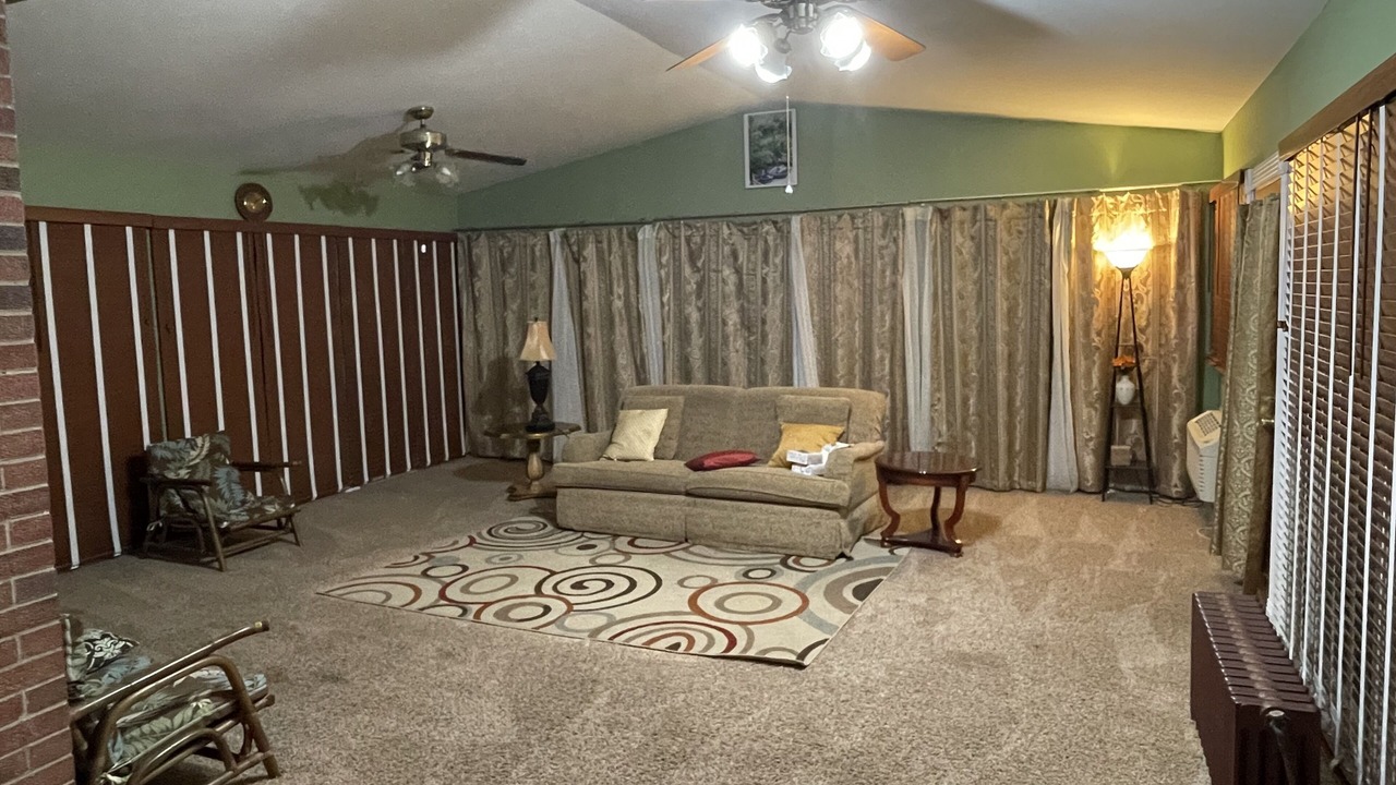 Photo of Livingroom in Spanish Lake