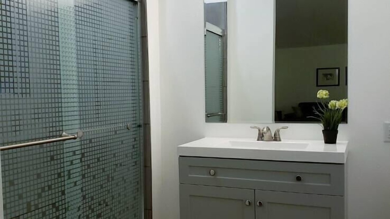 Photo of Bathroom in Page