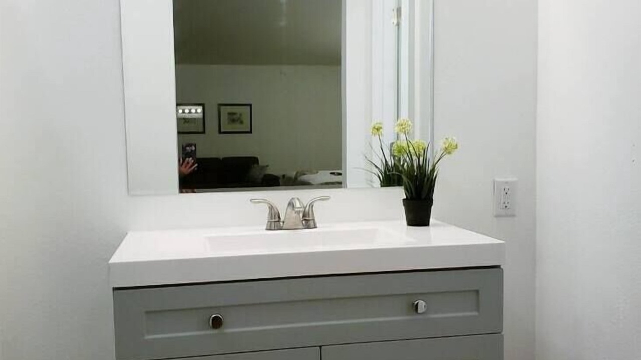 Photo of Bathroom in Page