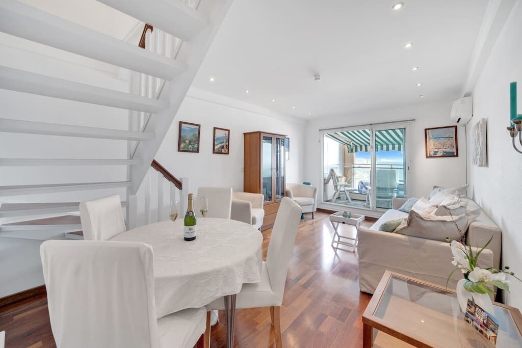 Photo of Others in La Californie