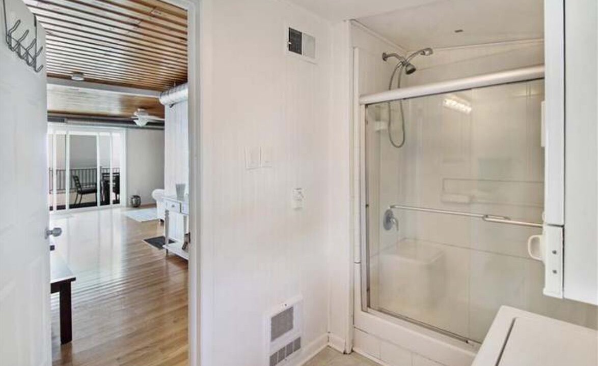 Photo of Bathroom in Momauguin