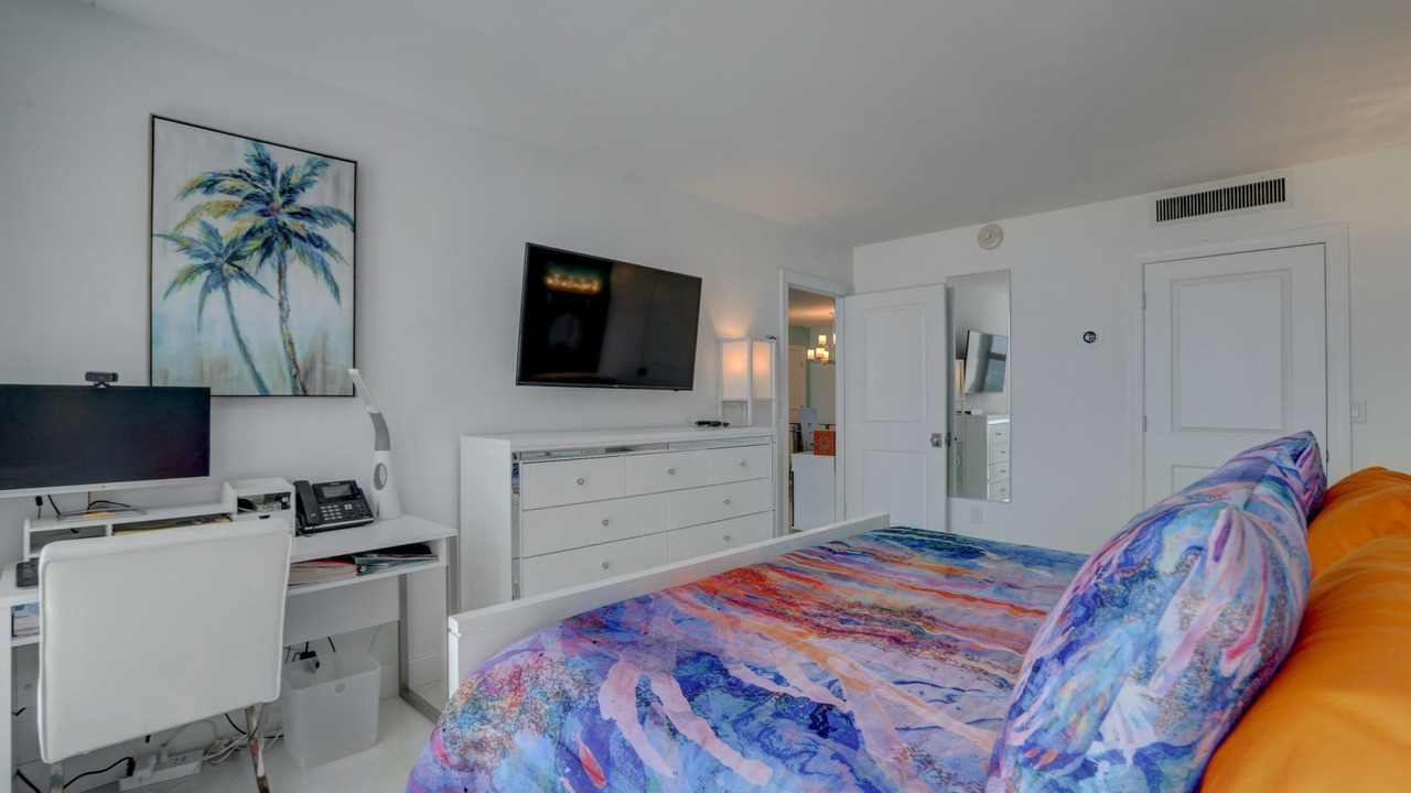 Photo of Others in Galt Mile