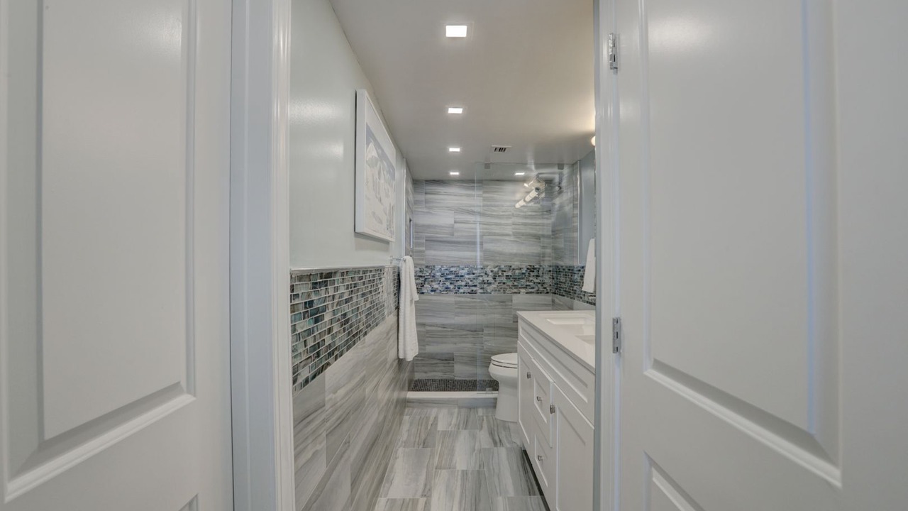 Photo of Bathroom in Galt Mile