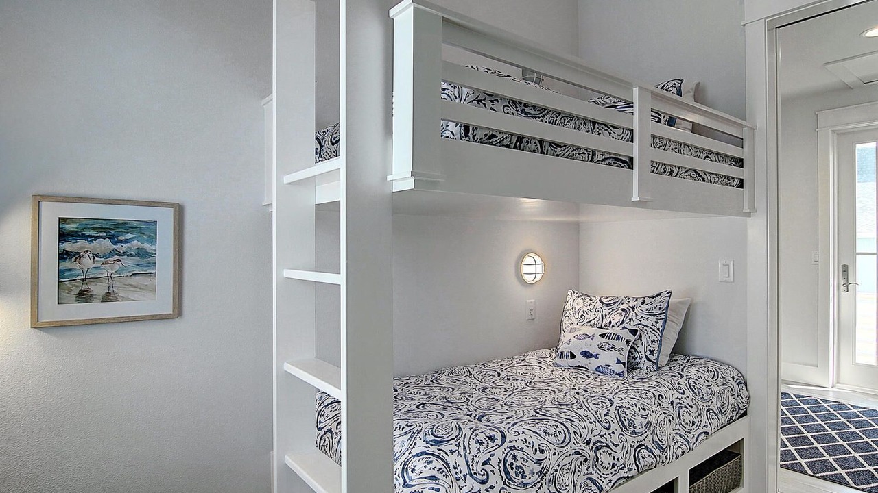 Photo of Bedroom in Cinnamon Shore