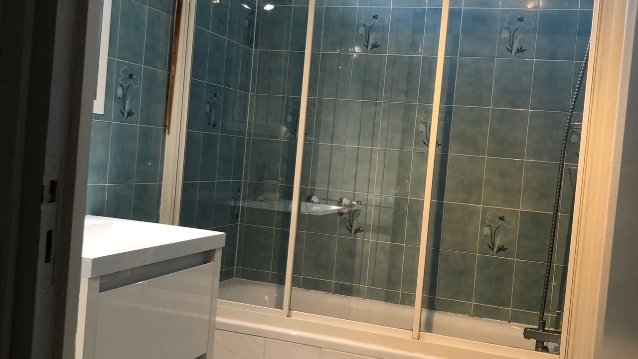 Photo of Bathroom in Cauge