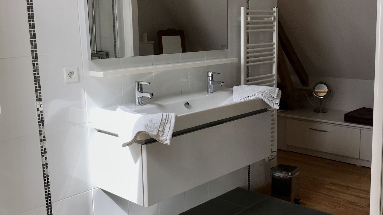 Photo of Bathroom in Portbail