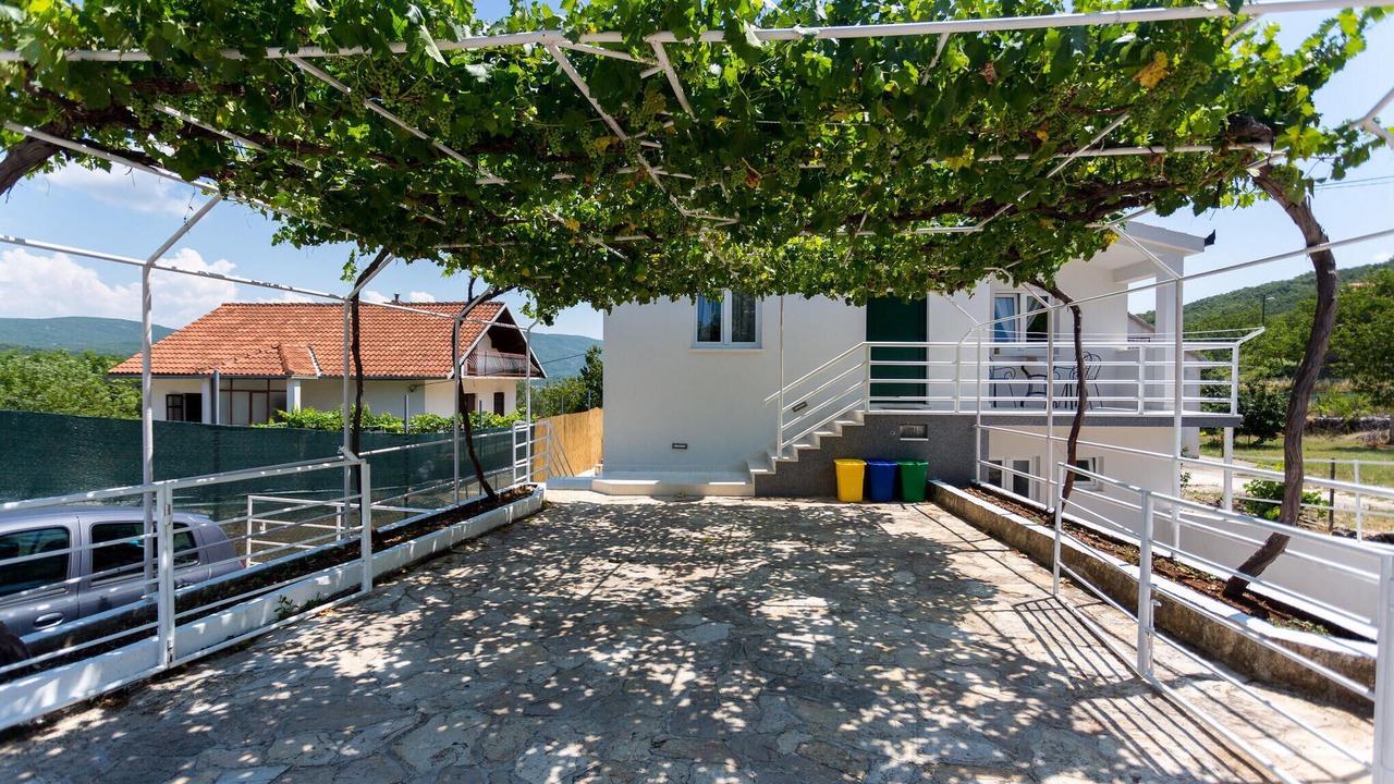 Photo of Others in Lovrec