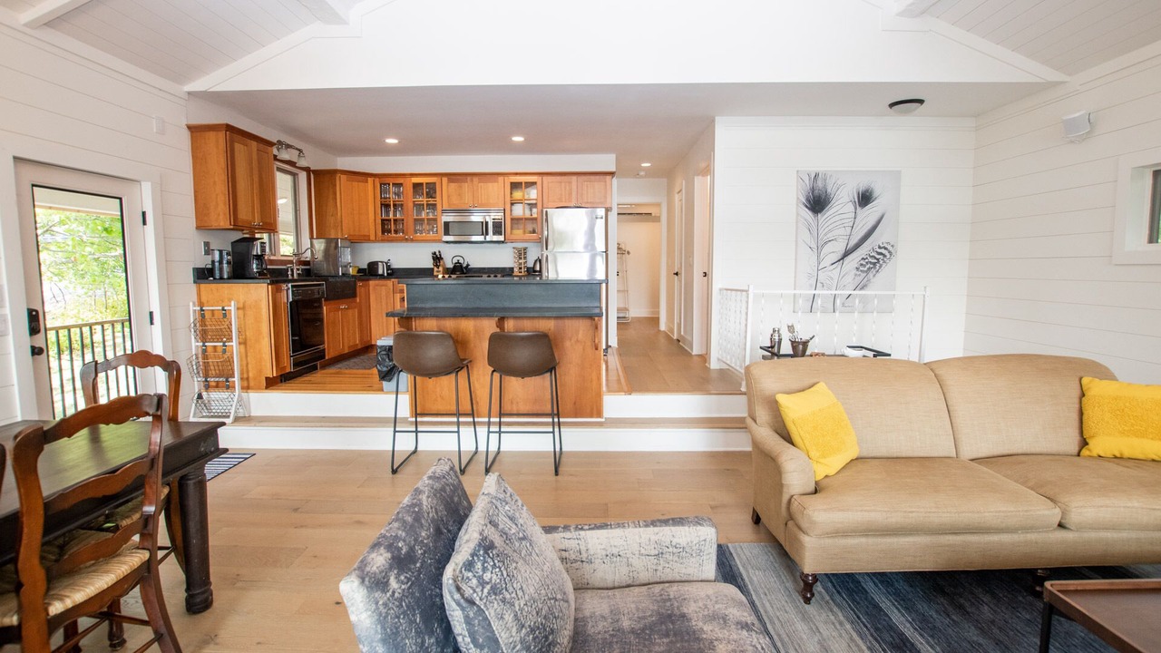Photo of Livingroom in Lansing