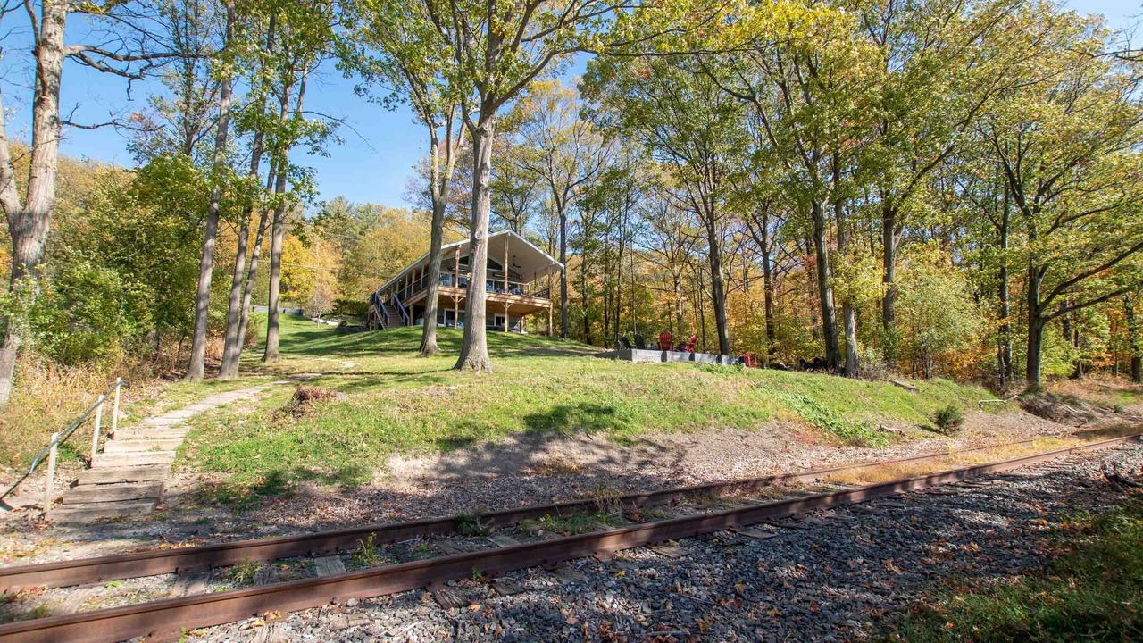 Photo of Outdoor in Lansing