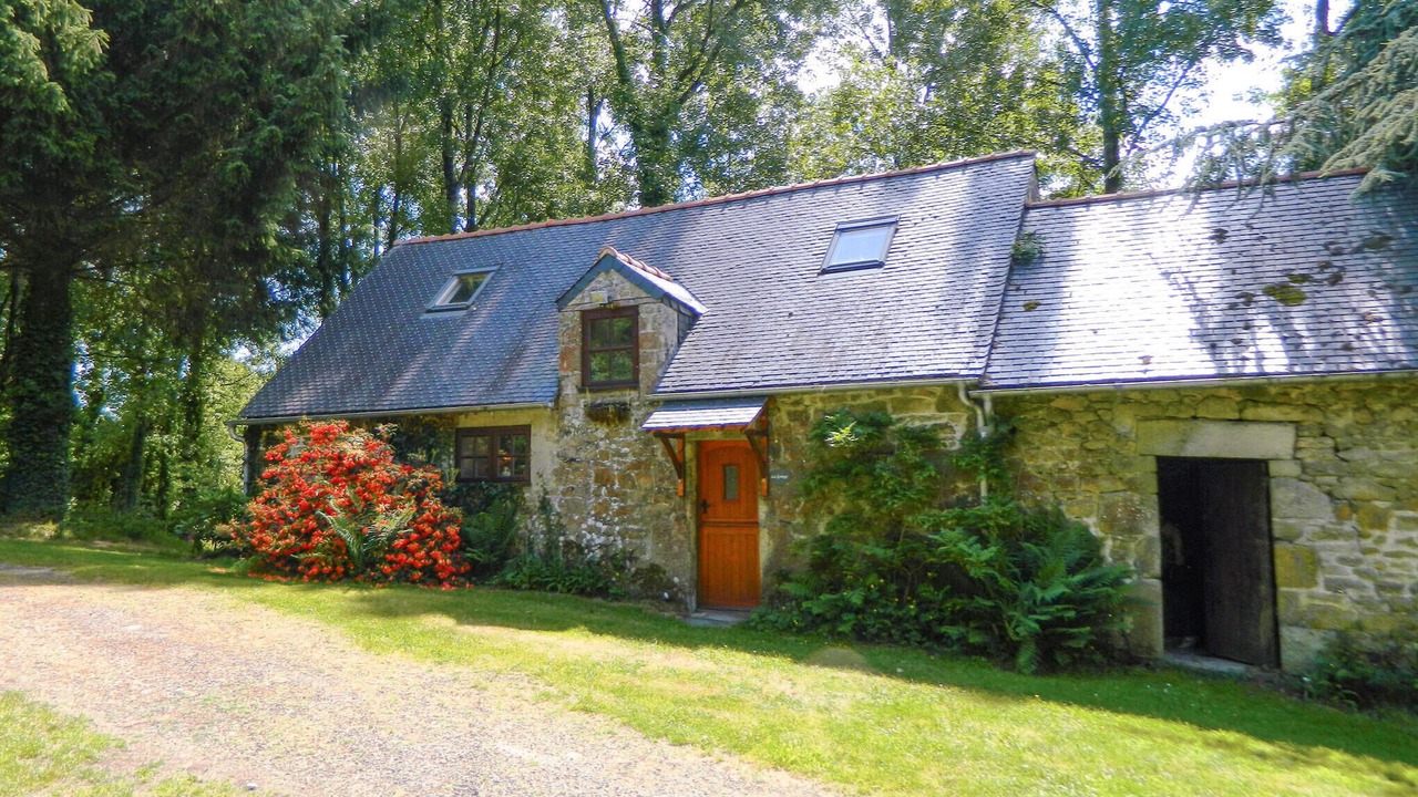 Photo of Others in Guern