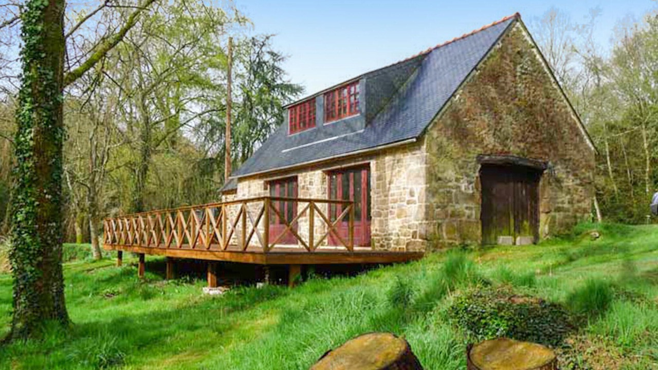 Photo of Others in Guern