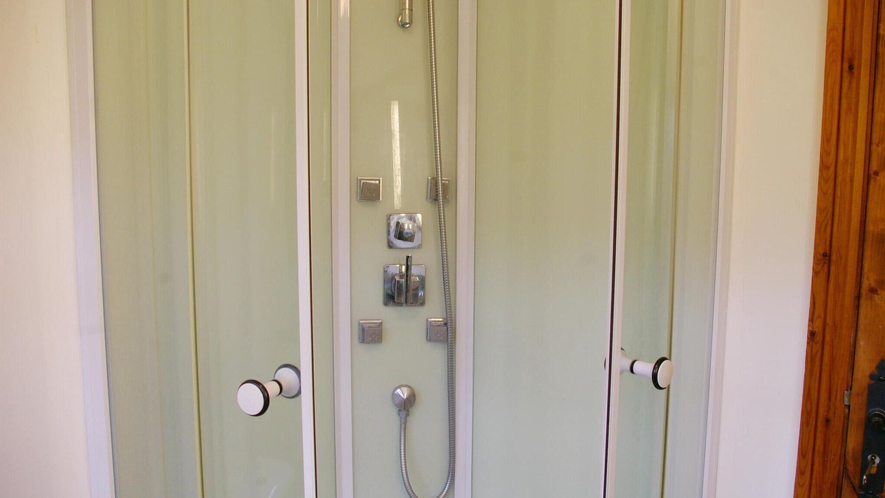 Photo of Bathroom in Guern