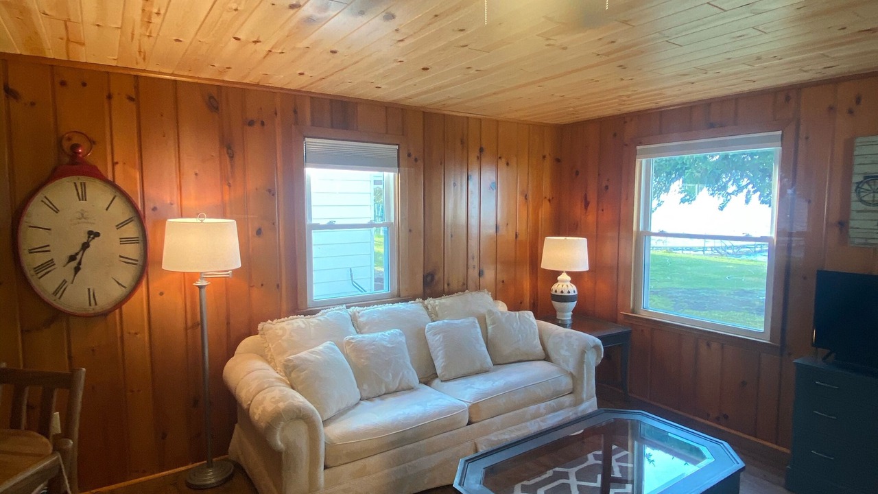 Photo of Livingroom in Houghton Lake