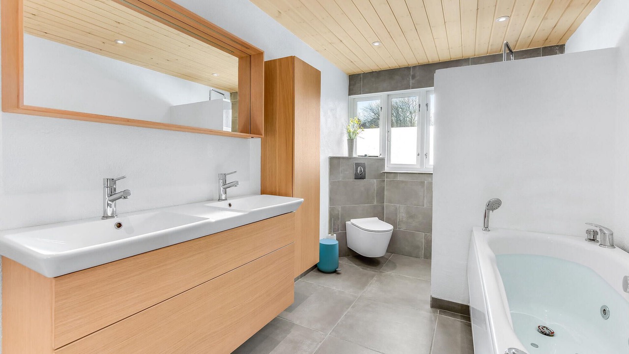 Photo of Bathroom in Fynshav