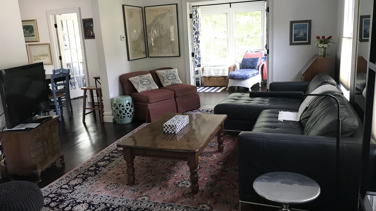 Photo of Livingroom in Hampton Bays