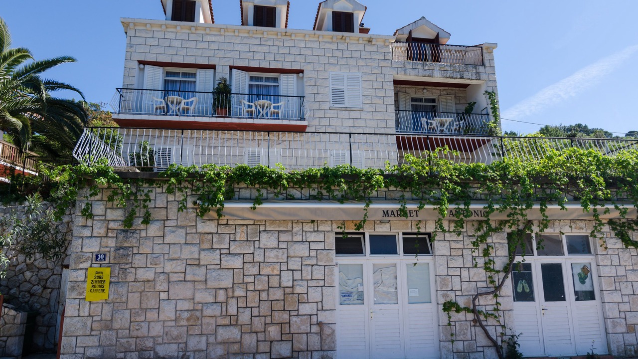 Photo of Outdoor in Polace