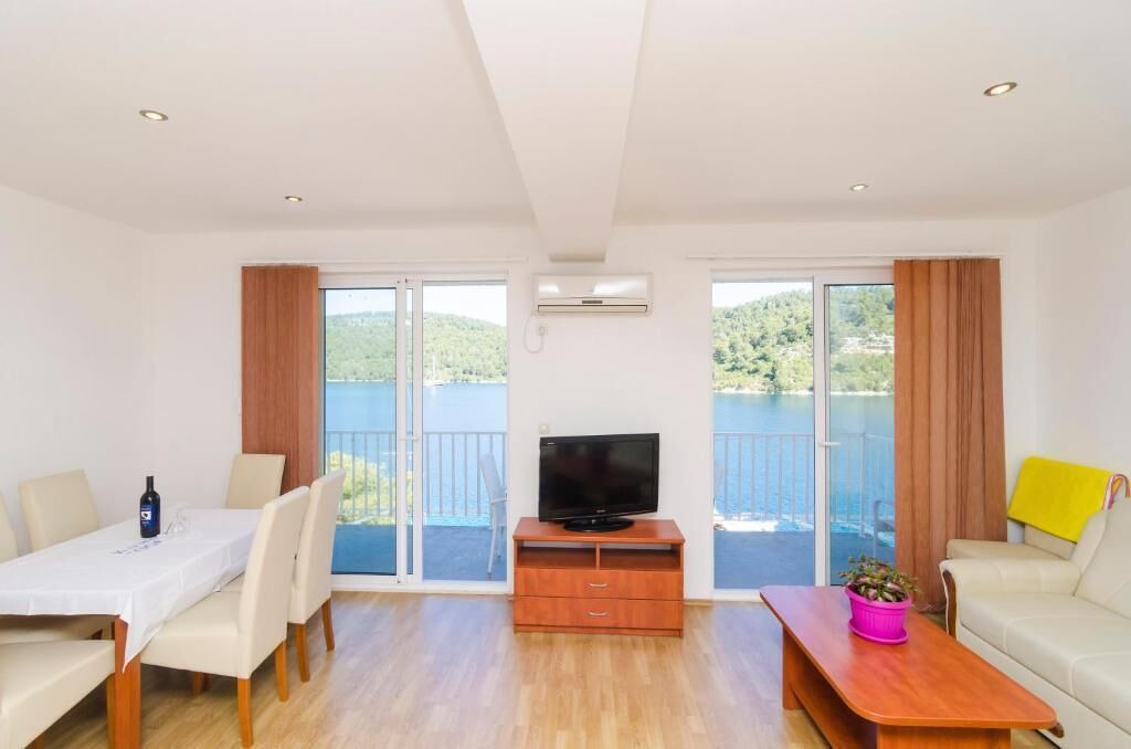 Photo of Livingroom in Polace