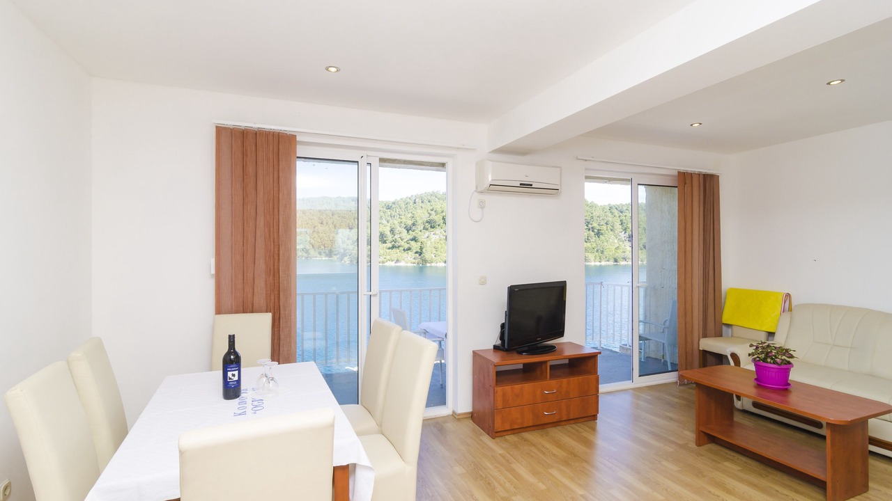 Photo of Livingroom in Polace
