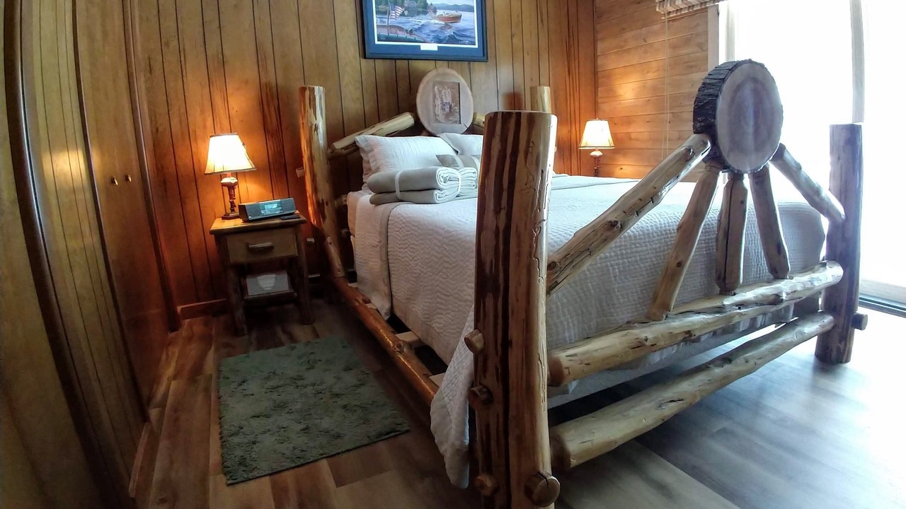 Photo of Bedroom in Iron River
