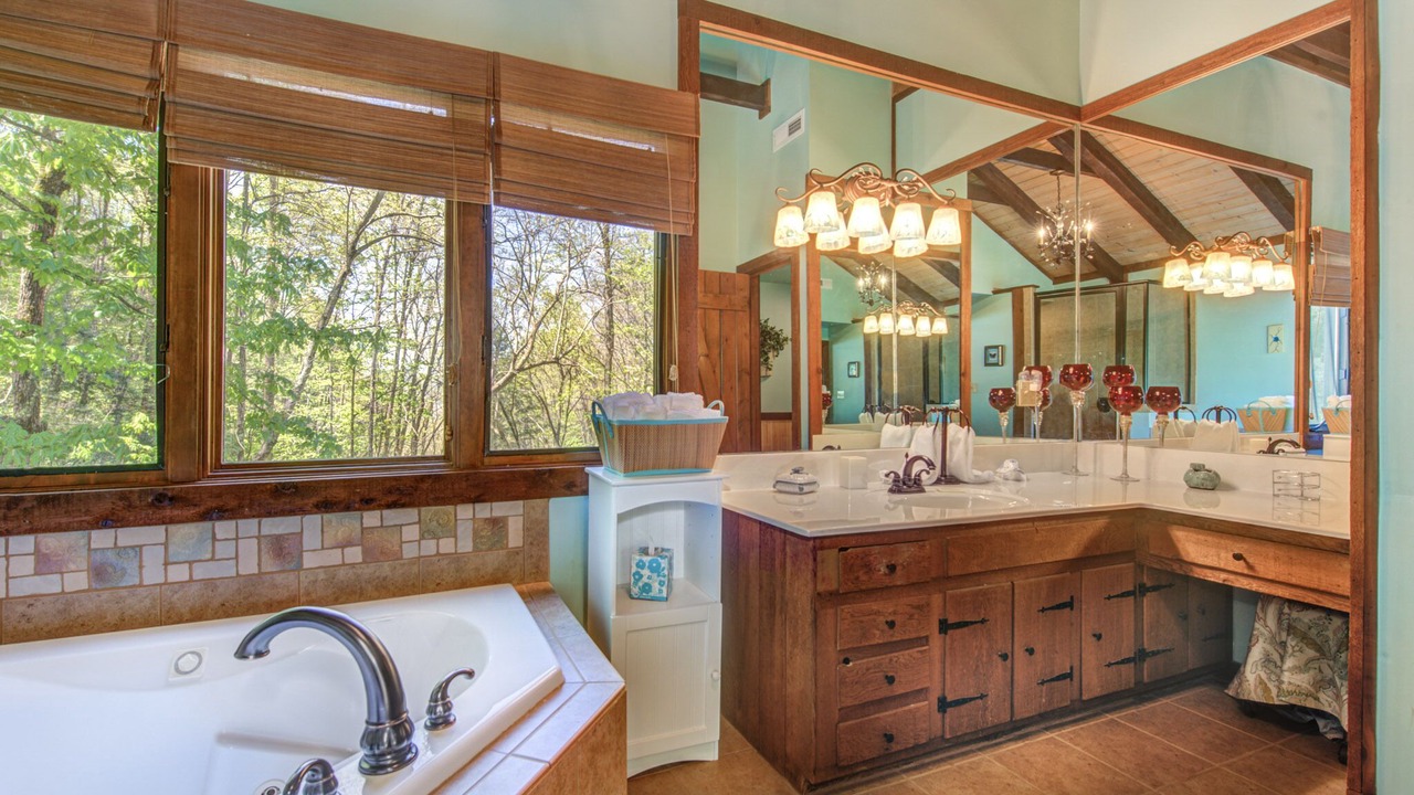 Photo of Bathroom in Cosby