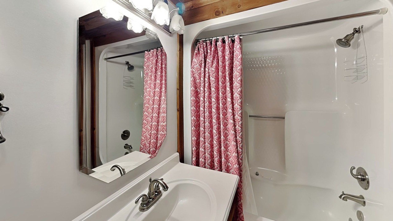 Photo of Bathroom in Cosby