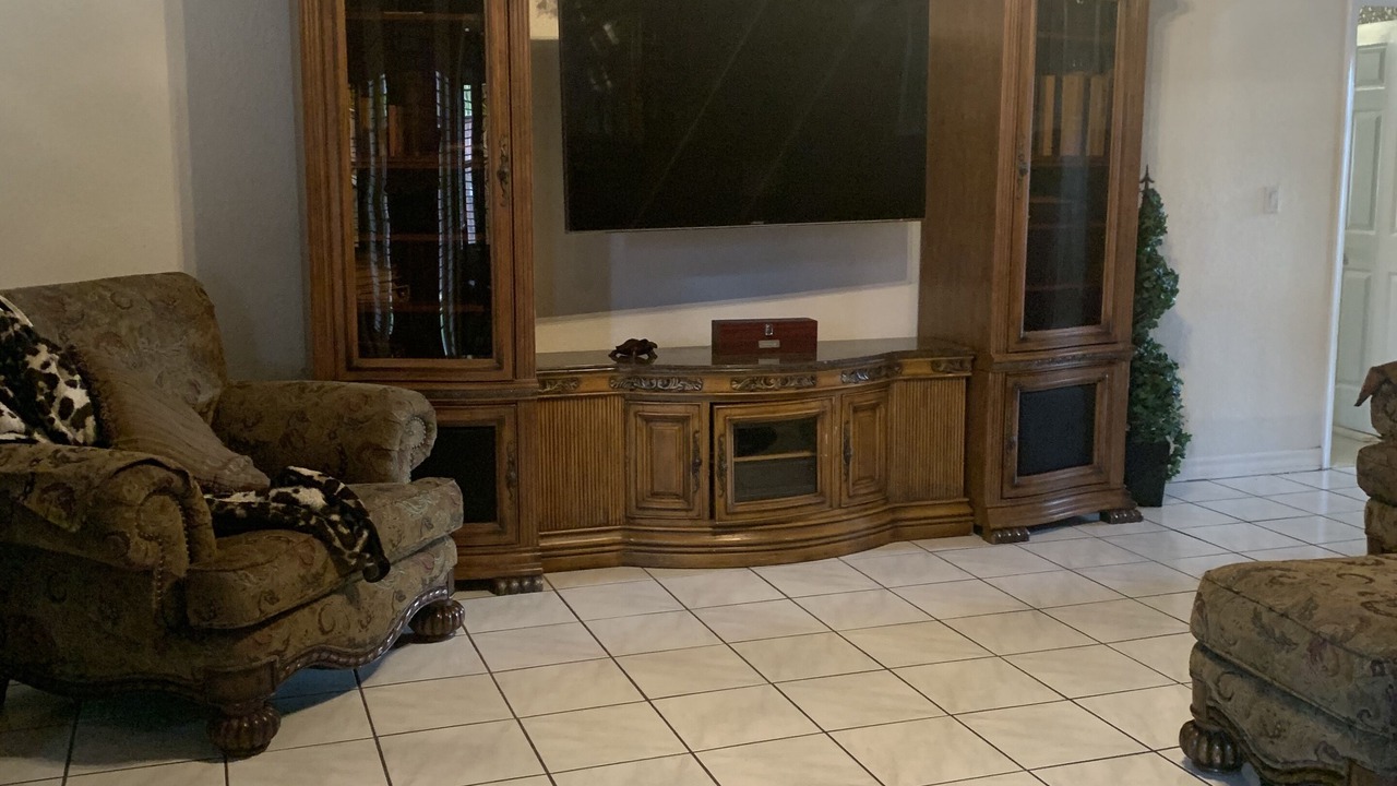 Photo of Livingroom in Biggs Field