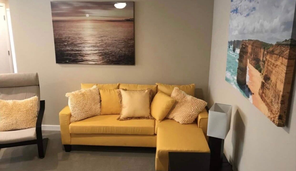 Photo of Livingroom in Hillsboro