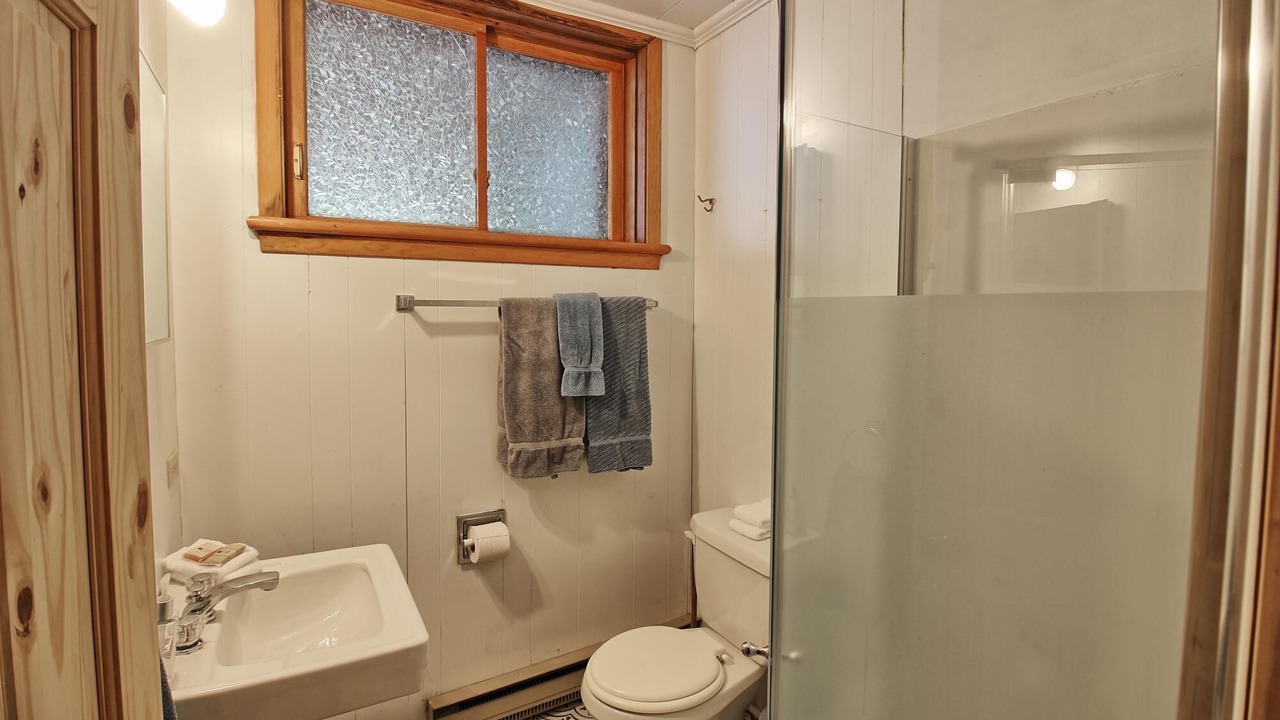 Photo of Bathroom in Muskoka Lakes