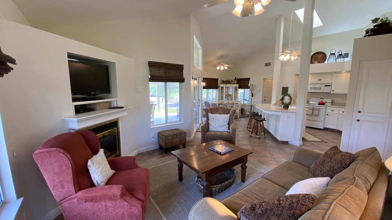 Photo of Livingroom in Springville