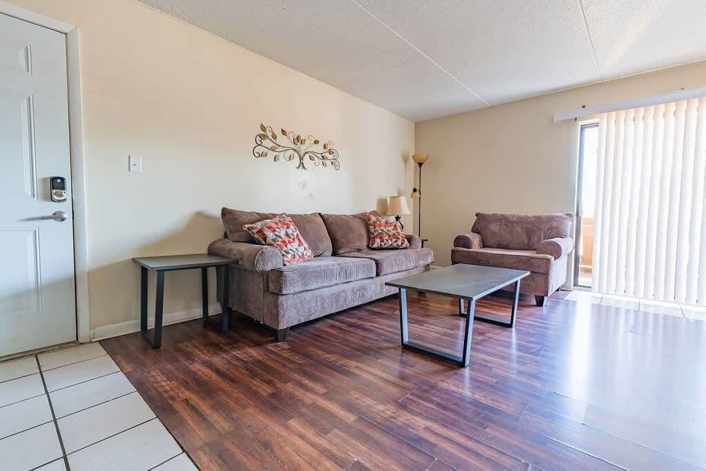 Photo of Livingroom in East Ridge
