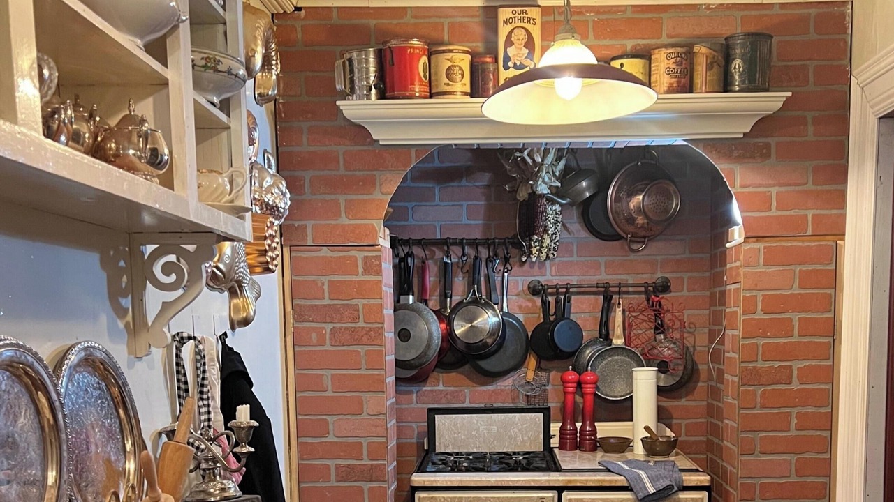 Photo of Kitchen in Downtown Niagara Falls