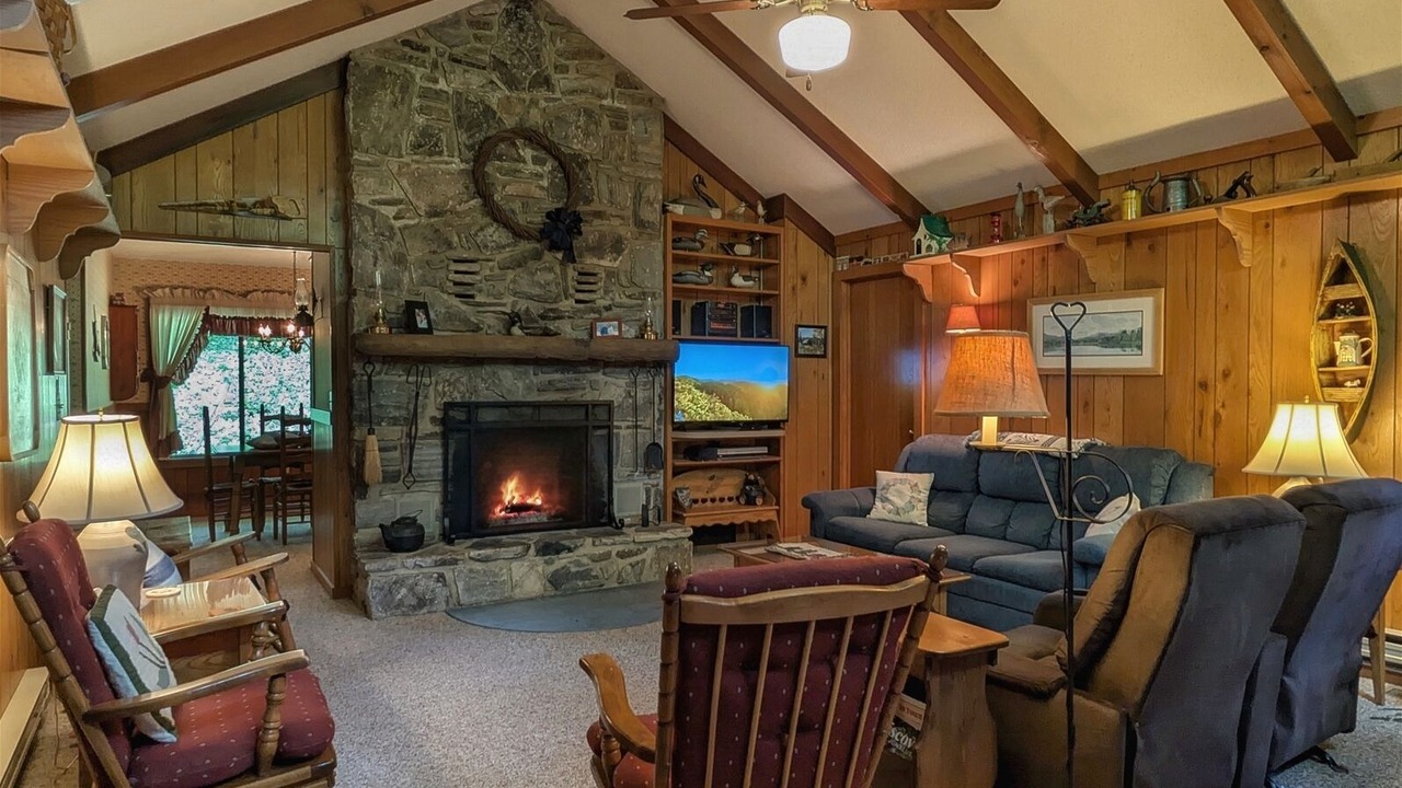 Photo of Livingroom in Lake Junaluska