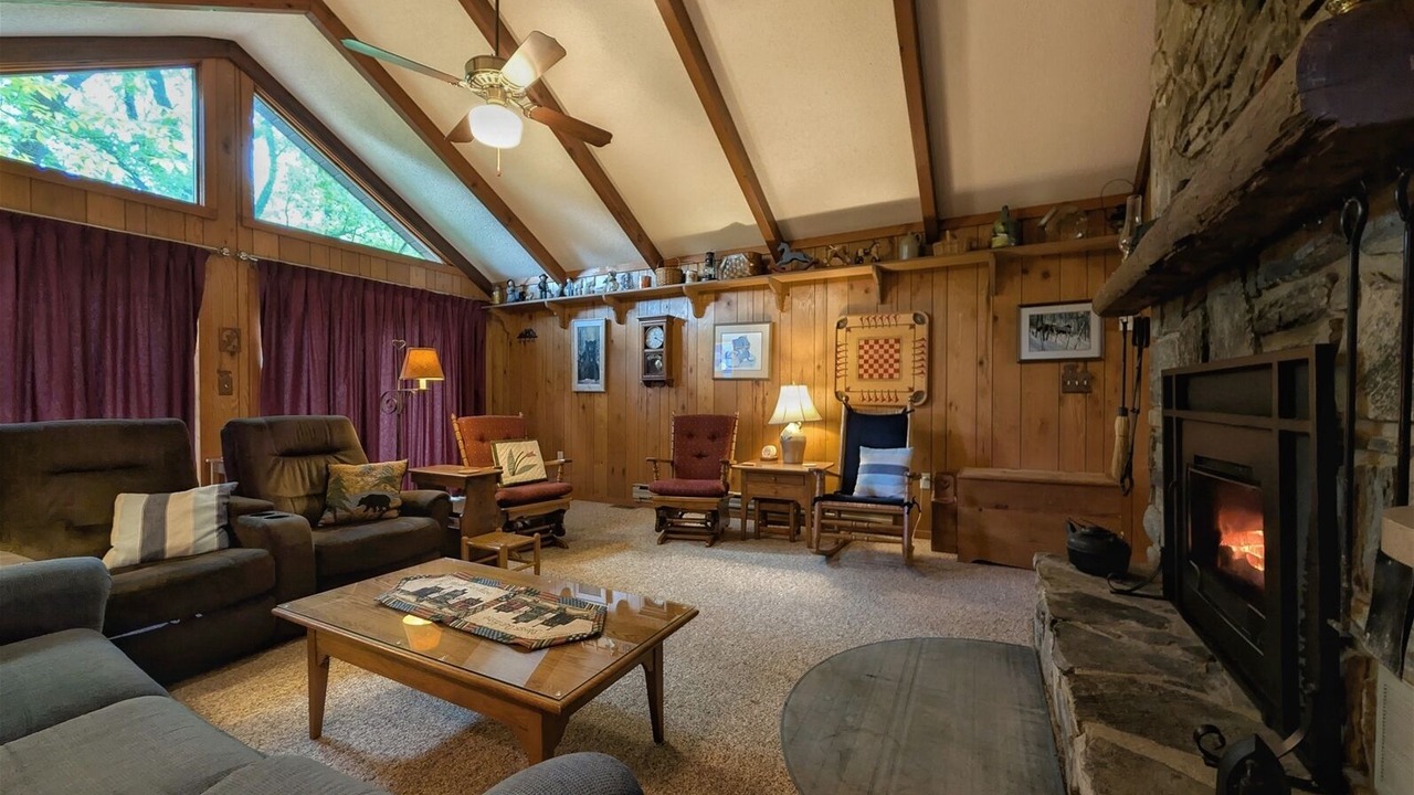 Photo of Livingroom in Lake Junaluska