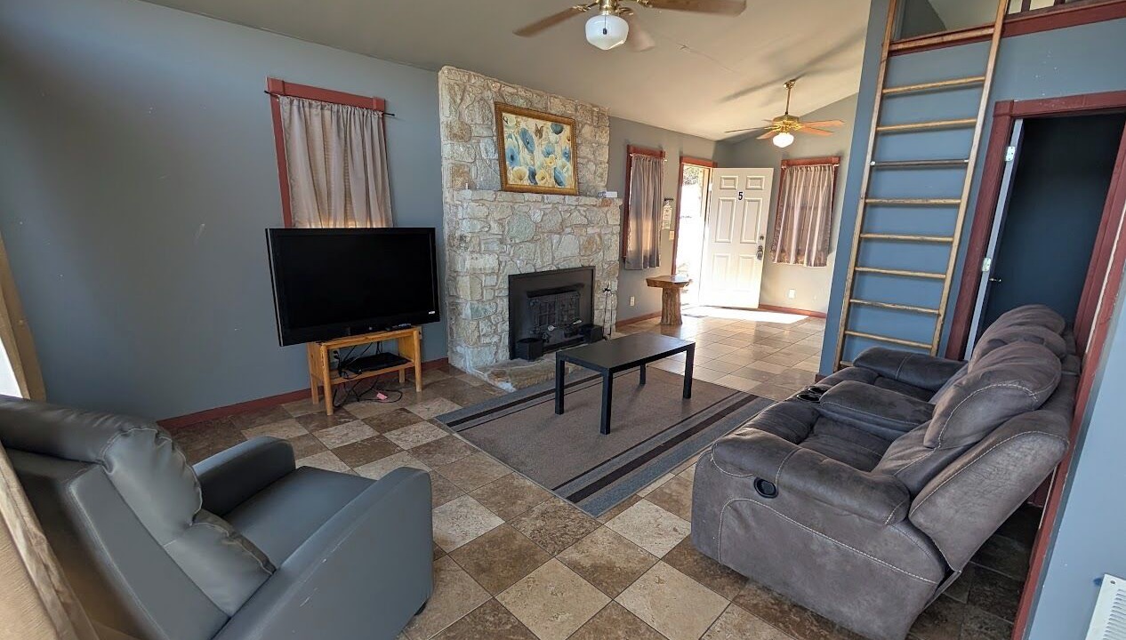 Photo of Livingroom in Davis