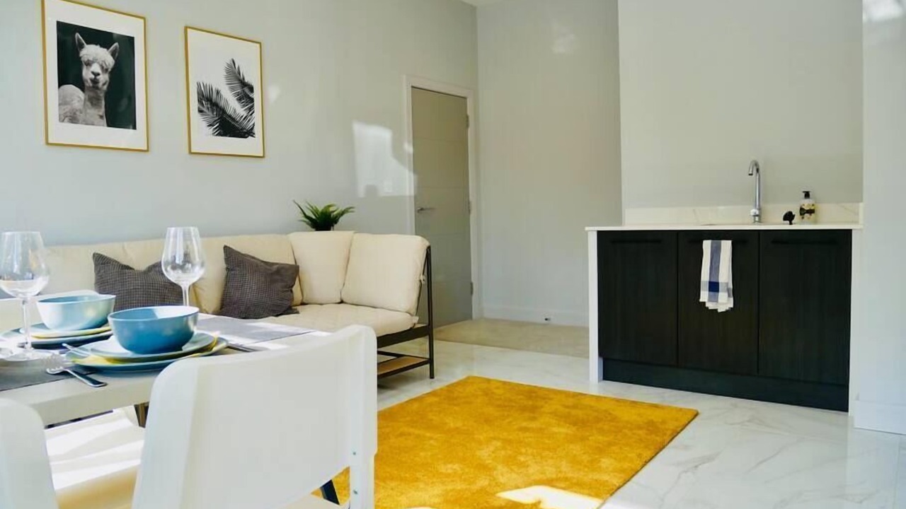 Photo of Others in Canford Cliffs