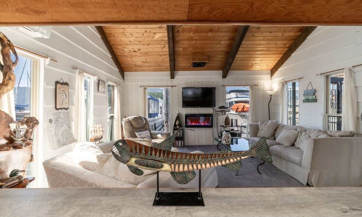 Photo of Livingroom in Bayview