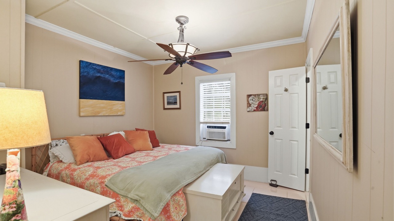 Photo of Bedroom in Cypremort Point