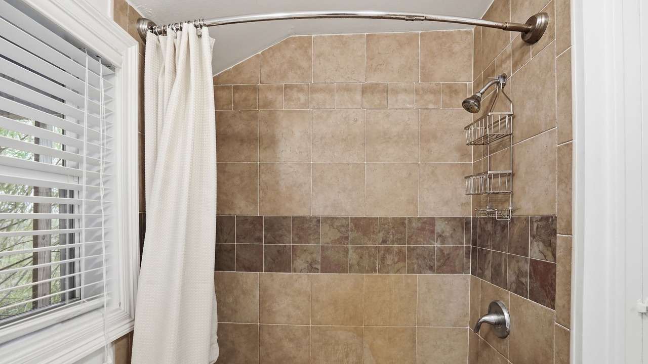 Photo of Bathroom in Cypremort Point