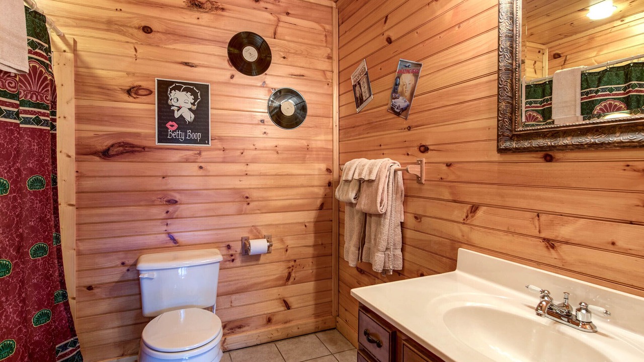 Photo of Bathroom in Hemlock Hills