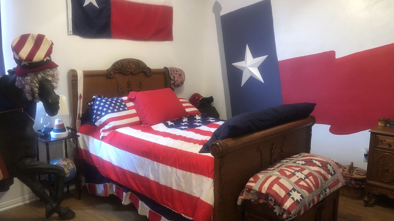 Photo of Bedroom in Port Bolivar