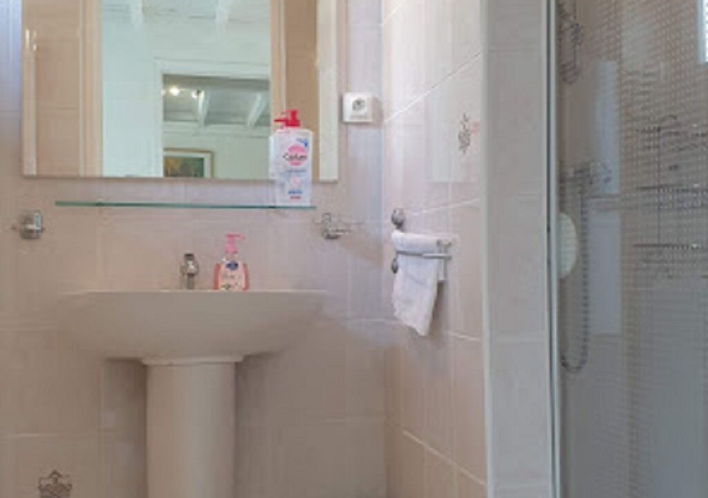 Photo of Bathroom in Saint-Frajou