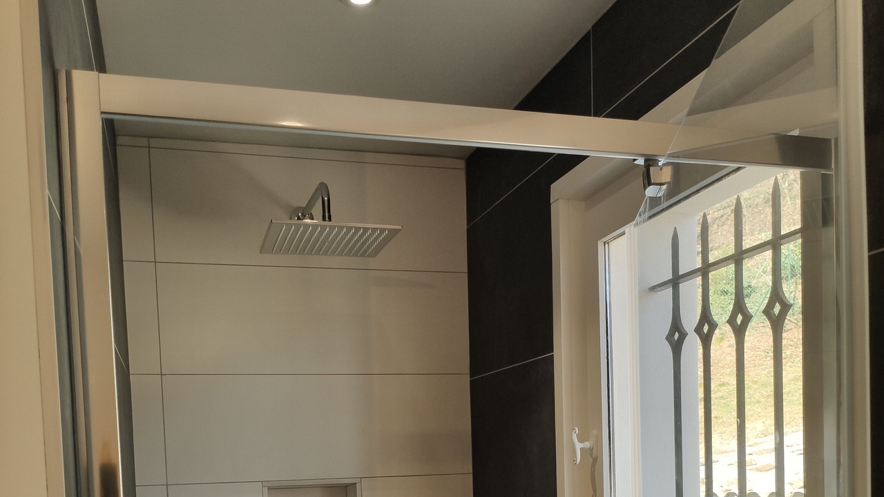 Photo of Bathroom in Mours-Saint-Eusebe