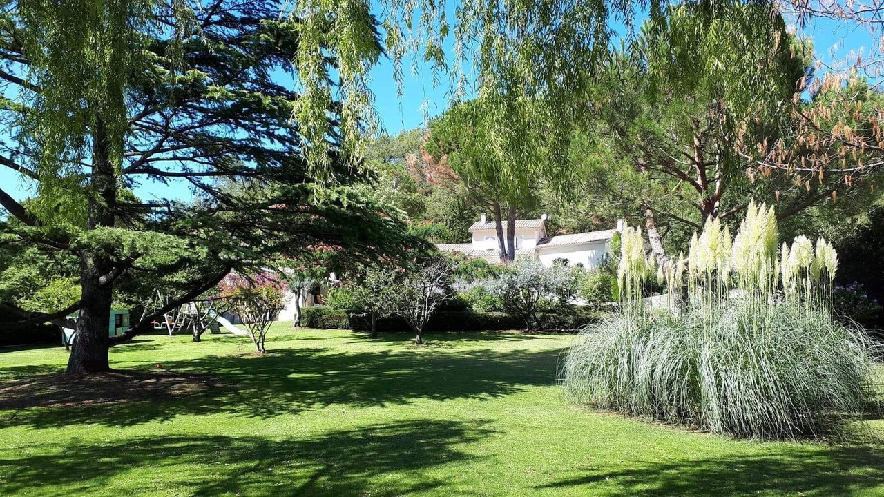 Photo of Outdoor in Mours-Saint-Eusebe