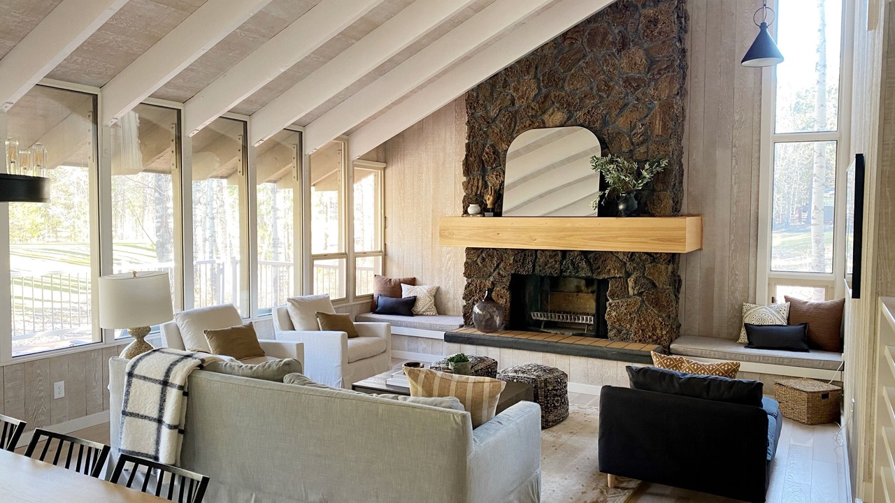 Photo of Livingroom in Black Butte Ranch
