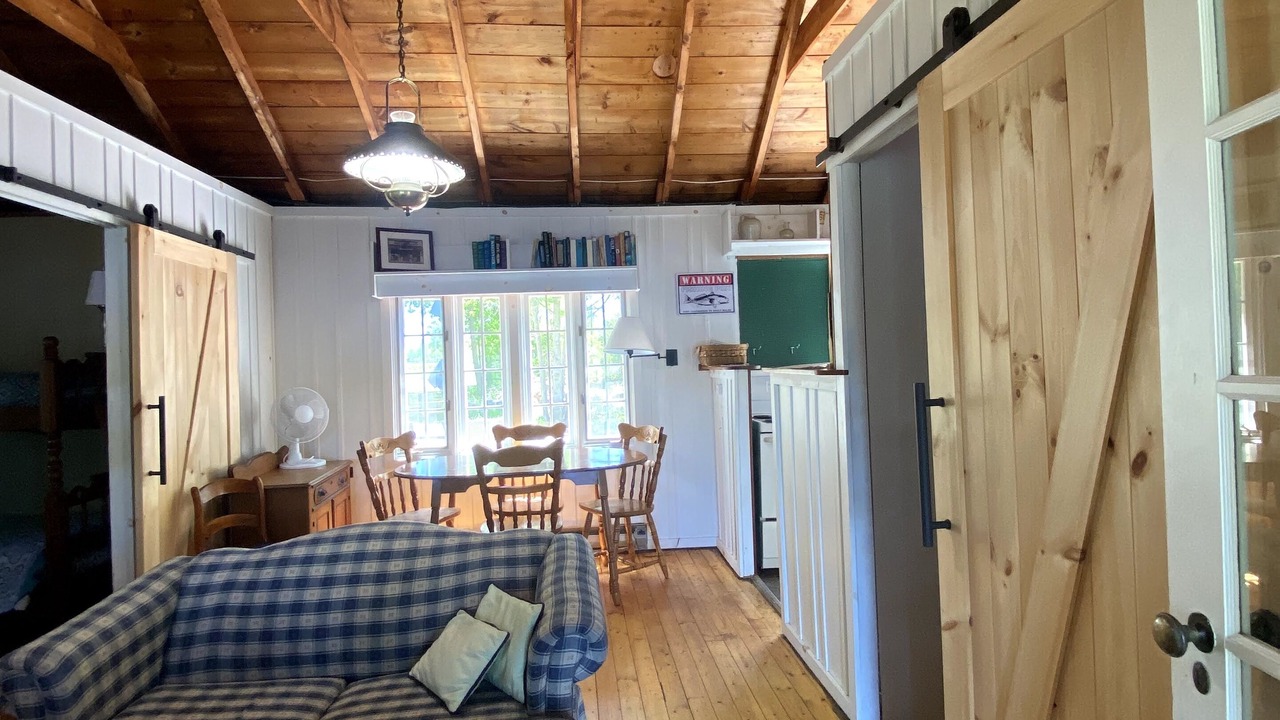 Photo of Livingroom in Rideau Lakes