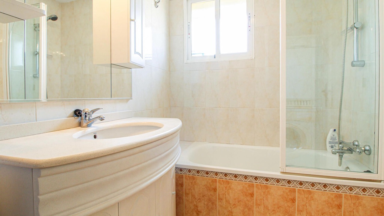 Photo of Bathroom in Pego