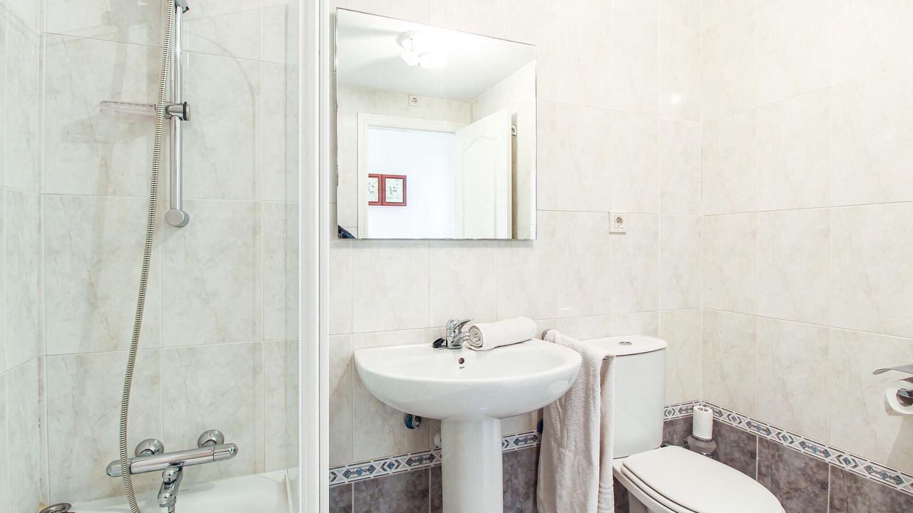 Photo of Bathroom in Pego